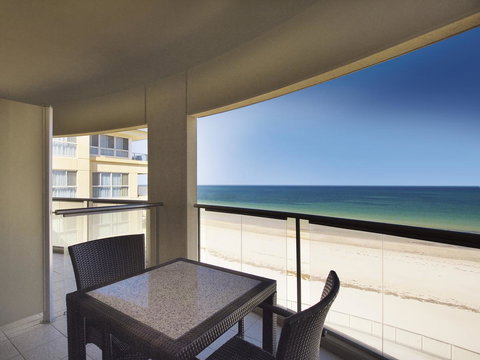 Oaks Glenelg Plaza Pier Suites - Accommodation Georgetown 4