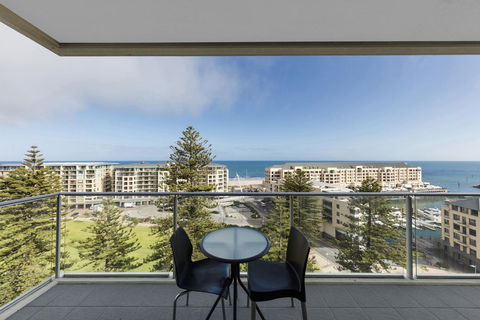 Oaks Glenelg Liberty Suites - Accommodation Georgetown 11
