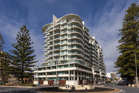 Oaks Glenelg Liberty Suites - Accommodation Georgetown 0