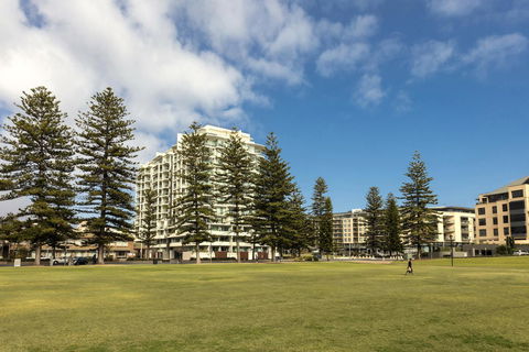 Oaks Glenelg Liberty Suites - Accommodation Georgetown 10