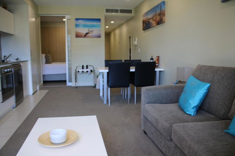 Beachside Luxury Getaway In Glenelg - Accommodation Georgetown 2
