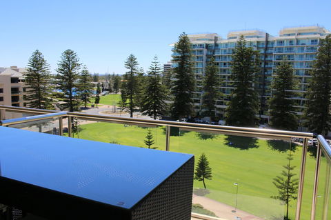 Beachside Luxury Getaway In Glenelg - Accommodation Georgetown 14