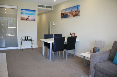 Beachside Luxury Getaway In Glenelg - Accommodation Georgetown 5