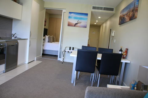 Beachside Luxury Getaway In Glenelg - Accommodation Georgetown 1