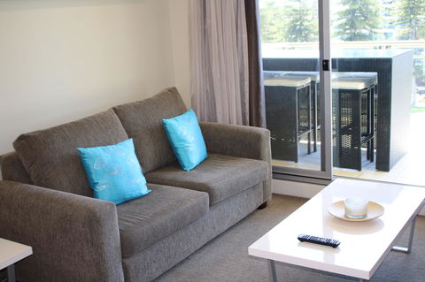 Beachside Luxury Getaway In Glenelg - Accommodation Georgetown 8