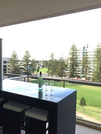 Beachside Luxury getaway in Glenelg