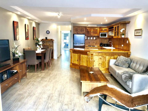 Superb Townhouse In North Adelaide - Accommodation Georgetown 0