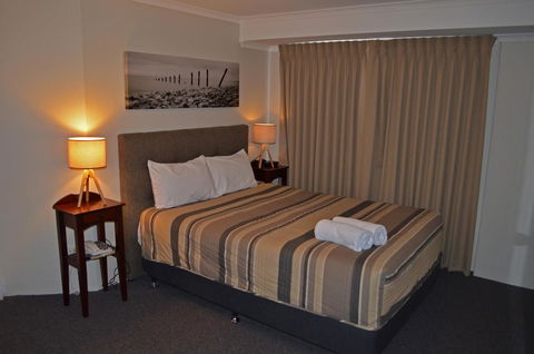 Arkana Motor Inn & Terrace Apartments - Accommodation Georgetown 1