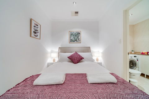 York Apartments On Grenfell - Accommodation Georgetown 10