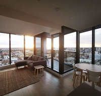 Modern CBD Apartment with Panoramic View - Accommodation Georgetown
