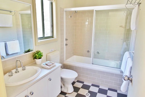 SkyView Villa - Accommodation Georgetown 11