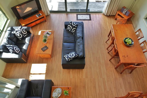 SkyView Villa - Accommodation Georgetown 2