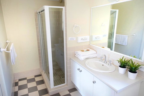 SkyView Villa - Accommodation Georgetown 18