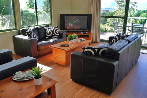 SkyView Villa - Accommodation Georgetown 4