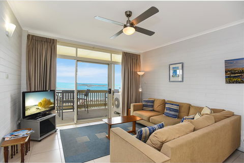 The Dolphins Beachfront Apartments - Accommodation Georgetown 13