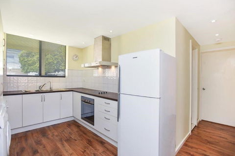 The Dolphins Beachfront Apartments - Accommodation Georgetown 16
