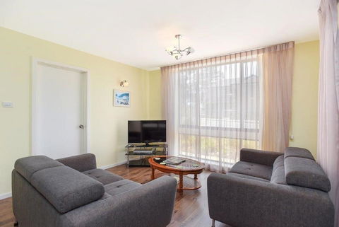 The Dolphins Beachfront Apartments - Accommodation Georgetown 17