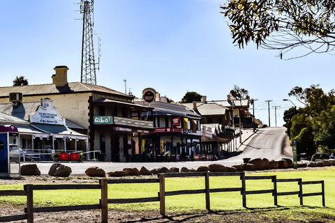 Commercial Hotel Morgan - Accommodation Georgetown 1