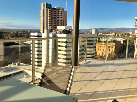 Adelaide DressCircle Apartments - North Terrace - Accommodation Georgetown 4