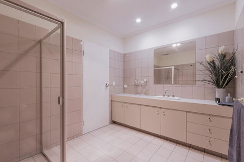 Adelaide Style Accommodation-Close To City-North Adelaide-3 Bdrm- FREE Parking - Accommodation Georgetown 31