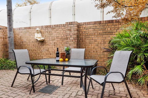 Adelaide Style Accommodation-Close To City-North Adelaide-3 Bdrm- FREE Parking - Accommodation Georgetown 24