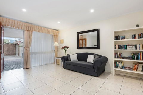 Adelaide Style Accommodation-Close To City-North Adelaide-3 Bdrm- FREE Parking - Accommodation Georgetown 7