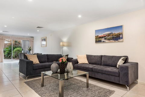 Adelaide Style Accommodation-Close To City-North Adelaide-3 Bdrm- FREE Parking - Accommodation Georgetown 0