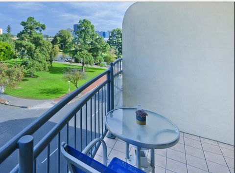 Spacious 4 BR And 2 Bathrooms City Apartment - Accommodation Georgetown 7
