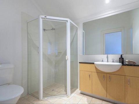 Spacious 4 BR And 2 Bathrooms City Apartment - Accommodation Georgetown 9