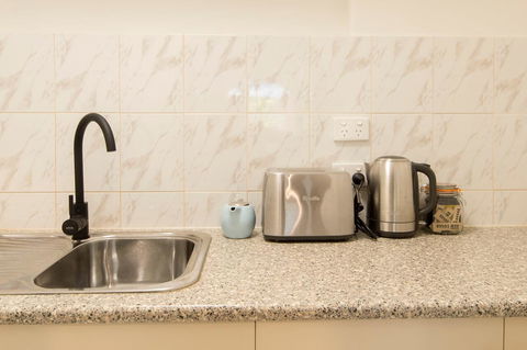 The Manor Basket Range - Accommodation Georgetown 9