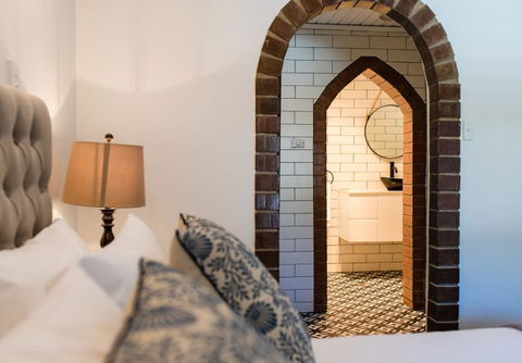 The Manor Basket Range - Accommodation Georgetown 3