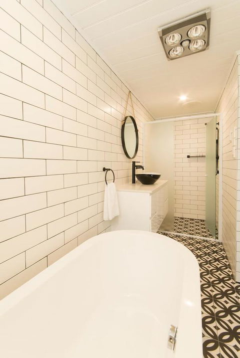 The Manor Basket Range - Accommodation Georgetown 1