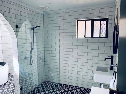 The Manor Basket Range - Accommodation Georgetown 10