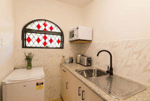 The Manor Basket Range - Accommodation Georgetown 5