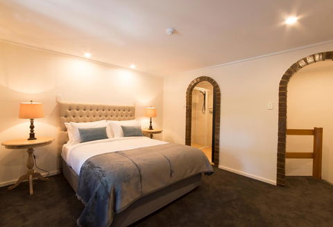 The Manor Basket Range - Accommodation Georgetown 4