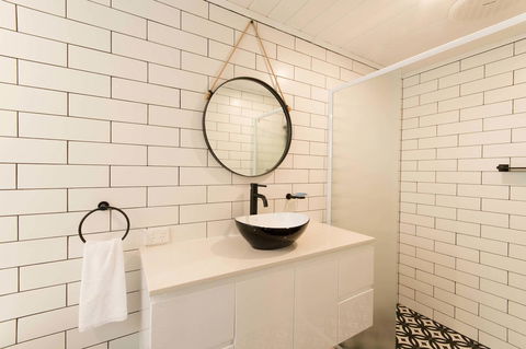 The Manor Basket Range - Accommodation Georgetown 8