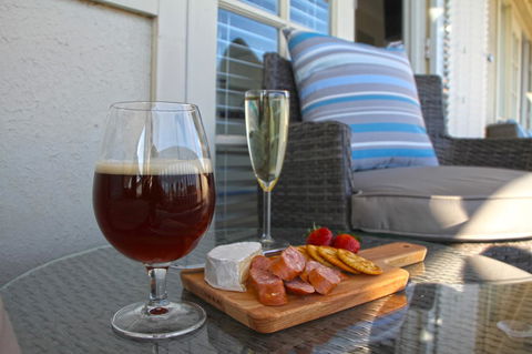 Smugglers Inn Studio Apartments - Accommodation Georgetown 2