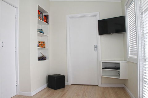 Smugglers Inn Studio Apartments - Accommodation Georgetown 7