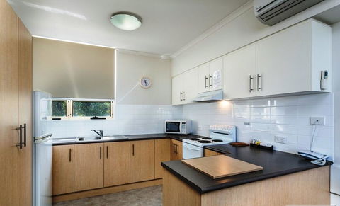 Glenelg Holiday Apartments - Corfu - Accommodation Georgetown 4