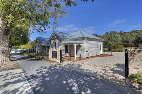 Grandview Accommodation - The Elm Tree Apartments - Accommodation Georgetown 31