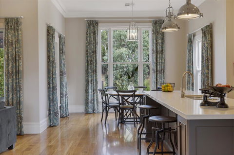 Grandview Accommodation - The Elm Tree Apartments - Accommodation Georgetown 3