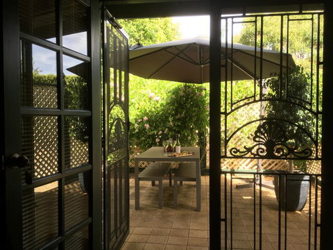 Wine And Roses Bed And Breakfast - Accommodation Georgetown 4