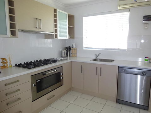 Selene Holiday Apartment @West Beach - Accommodation Georgetown 16