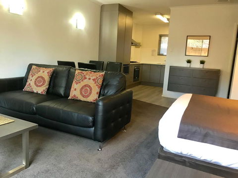 Adelaide DressCircle Apartments - Archer Street - Accommodation Georgetown 2