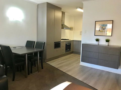 Adelaide DressCircle Apartments - Archer Street - Accommodation Georgetown 5