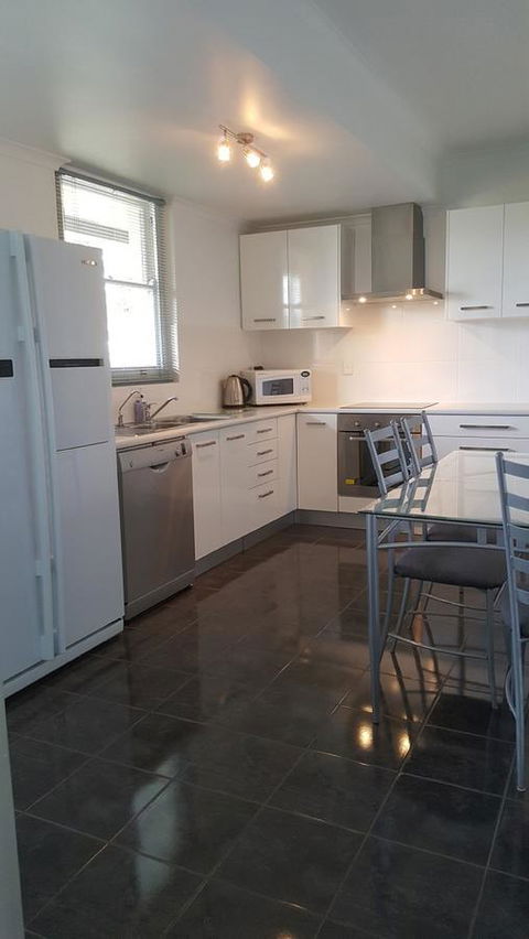 Beachside Escape On The Esplanade - Accommodation Georgetown 5