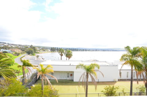 The Bluff Resort Apartments - Accommodation Georgetown 26