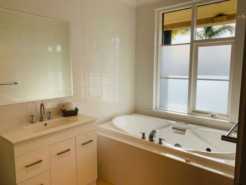 The Bluff Resort Apartments - Accommodation Georgetown 3
