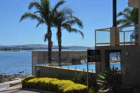 The Bluff Resort Apartments - Accommodation Georgetown 12