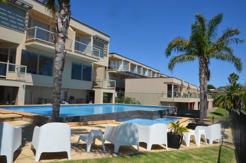 The Bluff Resort Apartments - Accommodation Georgetown 0